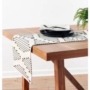 Threshold NWT 14x72 Cotton Textured Striped Table Runner Ivory Black